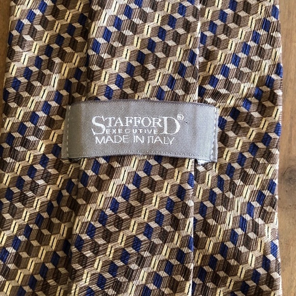 STAFFORD 100 % silk tie made in Italy. - Picture 2 of 5